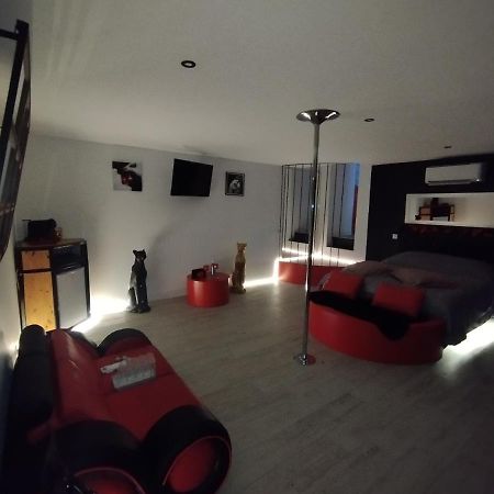 Why Not Otel Lédignan Dış mekan fotoğraf